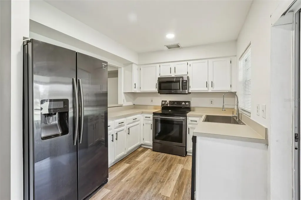 729 Kensington Lake Circle Brandon FL 33511