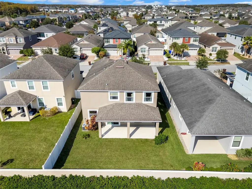 2516 Nouveau Way Kissimmee FL 34741