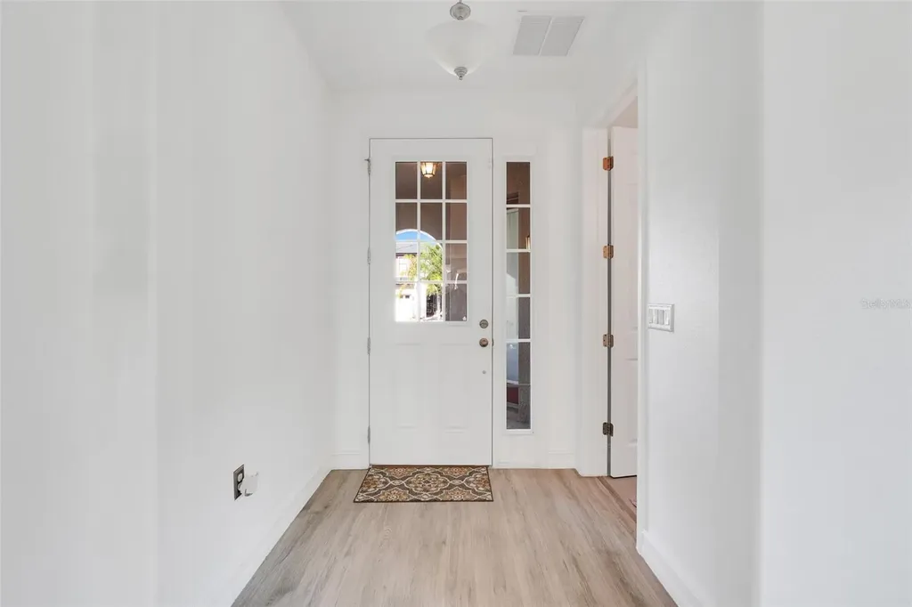 2516 Nouveau Way Kissimmee FL 34741