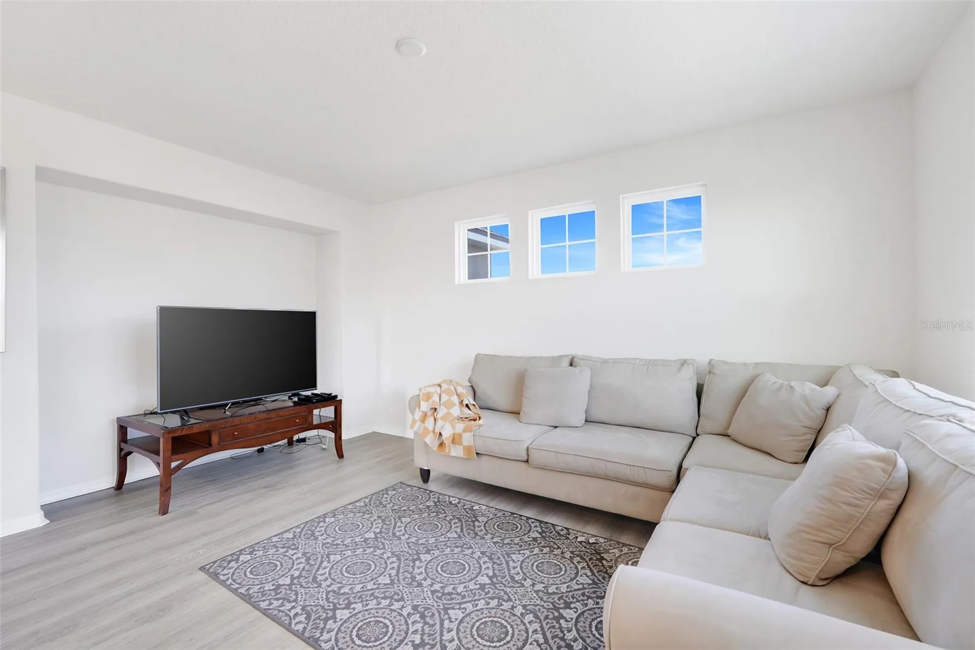 2516 Nouveau Way Kissimmee FL 34741