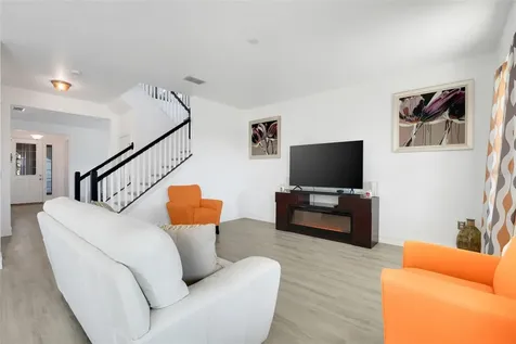 2516 Nouveau Way Kissimmee FL 34741