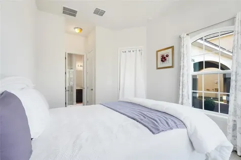 2516 Nouveau Way Kissimmee FL 34741