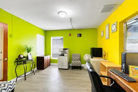 4607 N Pine Hills Road Orlando FL 32808