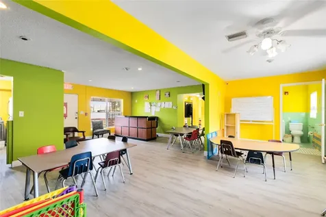 4607 N Pine Hills Road Orlando FL 32808