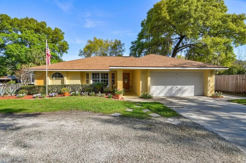 1559 W Euclid Avenue Deland FL 32720