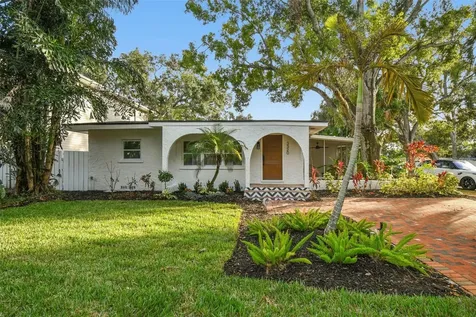 3320 W Villa Rosa Street Tampa FL 33611