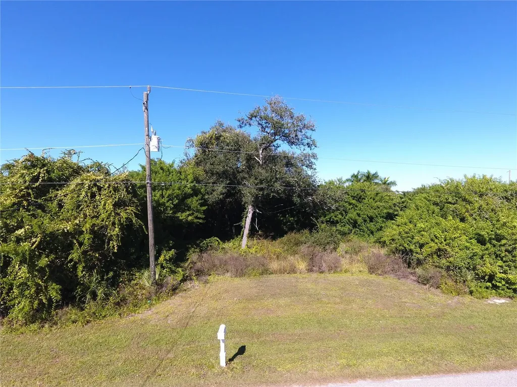 394 Albatross Road Rotonda West FL 33947