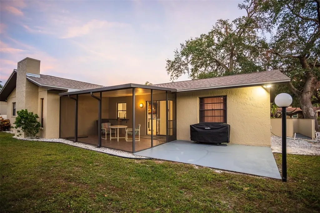 2719 Forest Knoll Drive Sarasota FL 34232