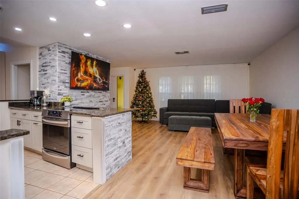 2719 Forest Knoll Drive Sarasota FL 34232