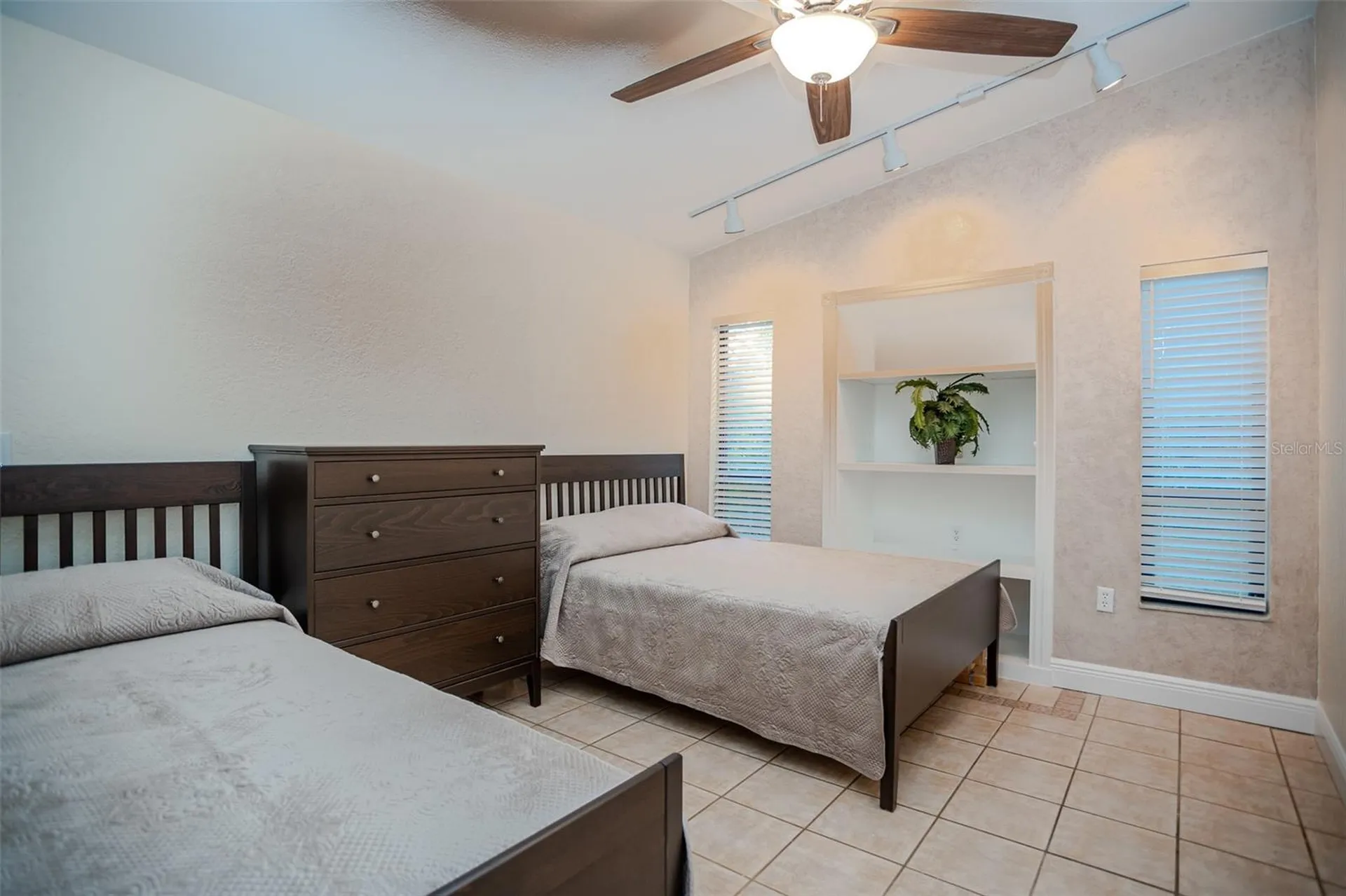 2719 Forest Knoll Drive Sarasota FL 34232