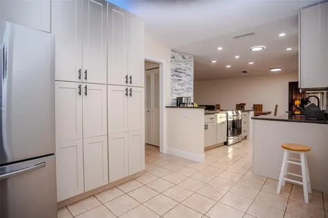 2719 Forest Knoll Drive Sarasota FL 34232