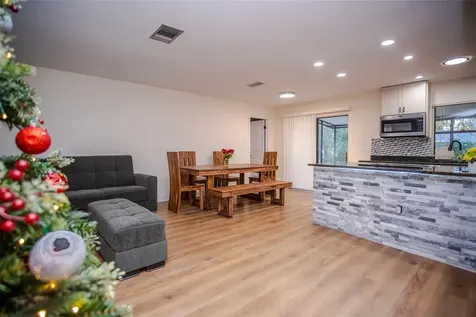 2719 Forest Knoll Drive Sarasota FL 34232