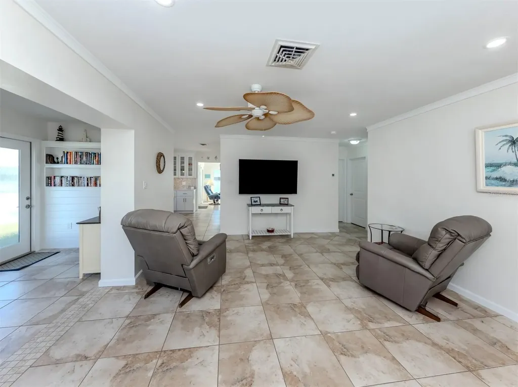 1977 Beach Road Englewood FL 34223