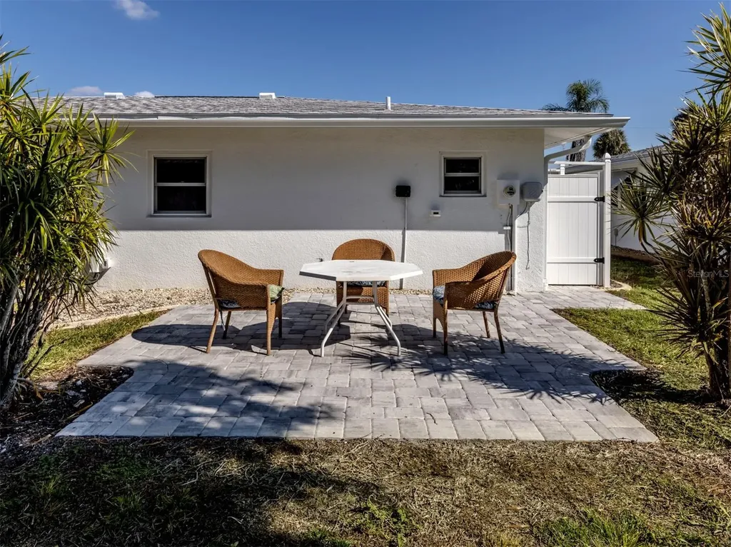 1977 Beach Road Englewood FL 34223