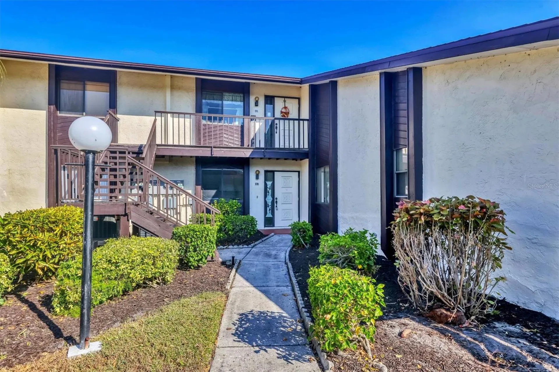 Bradenton FL, 5400 34TH Street W, Unit B17