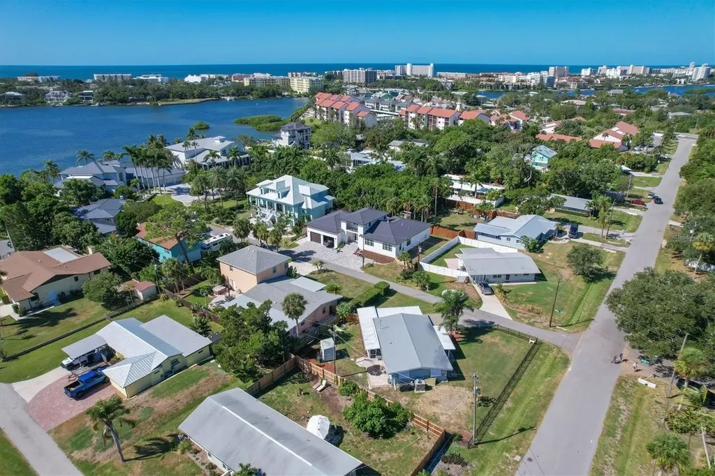 1686 Chapline Lane Sarasota FL 34231