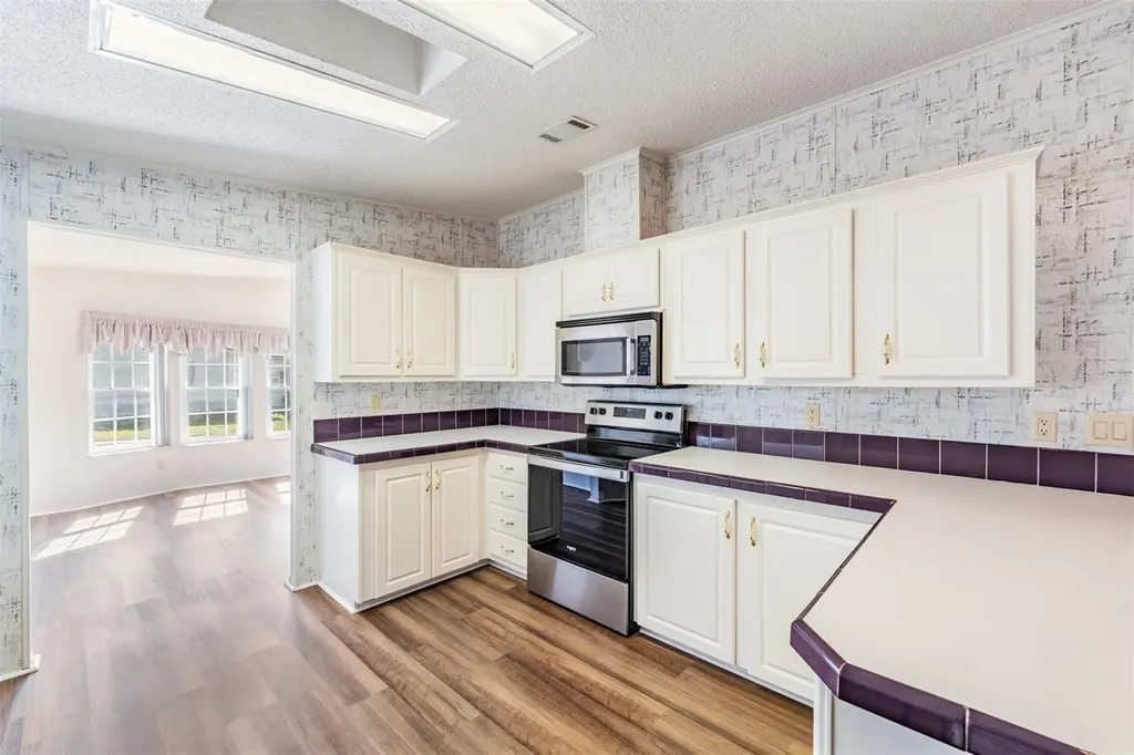 37422 Neukom Avenue Zephyrhills FL 33541