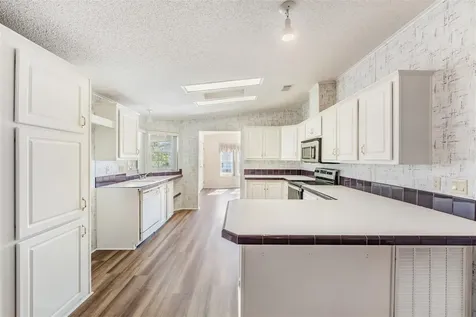 37422 Neukom Avenue Zephyrhills FL 33541
