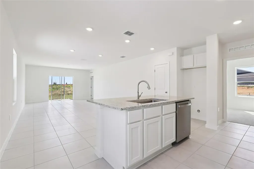 1925 Diamond Head Circle Haines City FL 33844