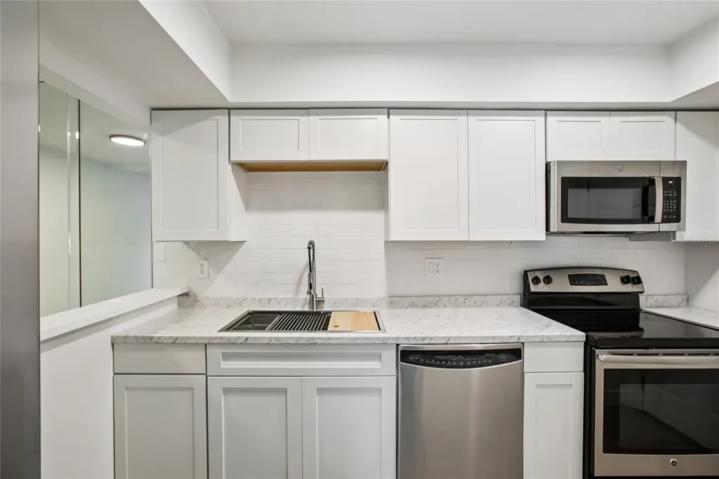 2906 Lichen Lane Clearwater FL 33760