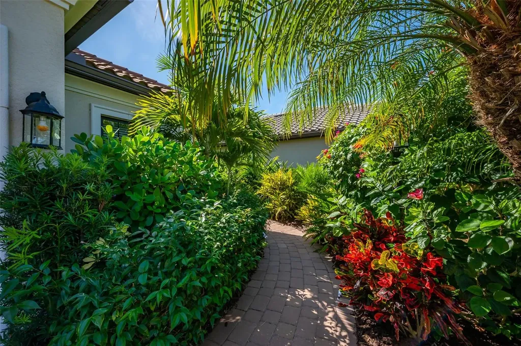 5451 Lago Maggio Street Sarasota FL 34238