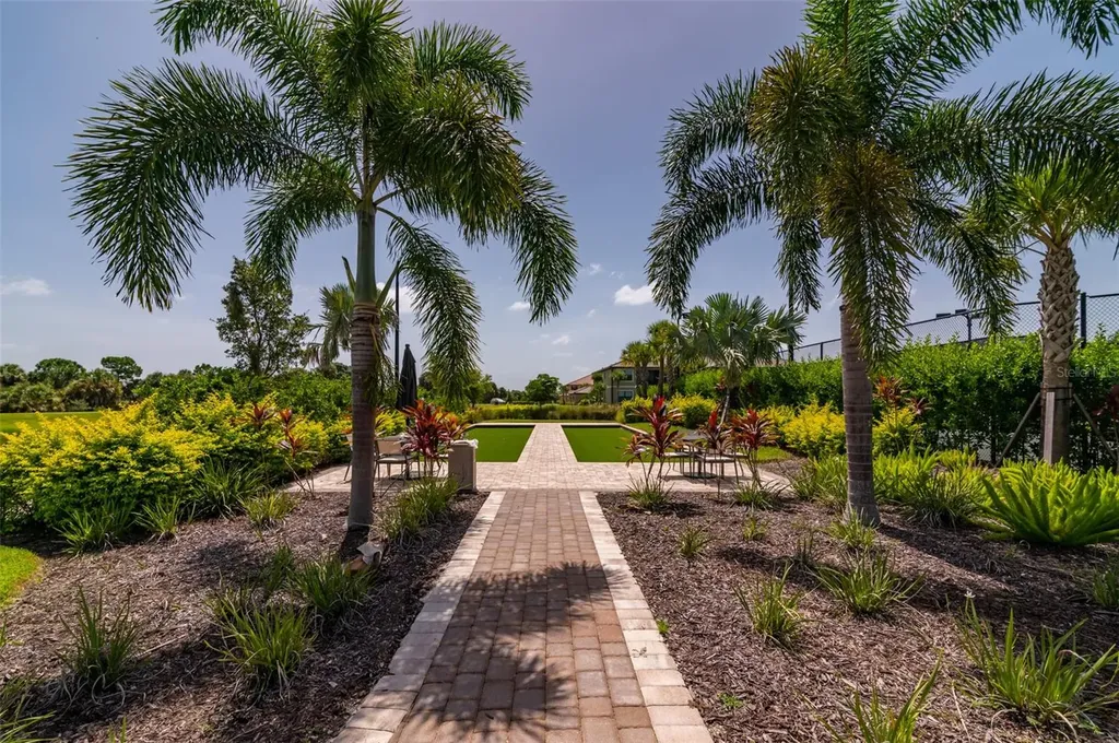 5451 Lago Maggio Street Sarasota FL 34238
