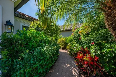 5451 Lago Maggio Street Sarasota FL 34238