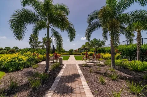 5451 Lago Maggio Street Sarasota FL 34238