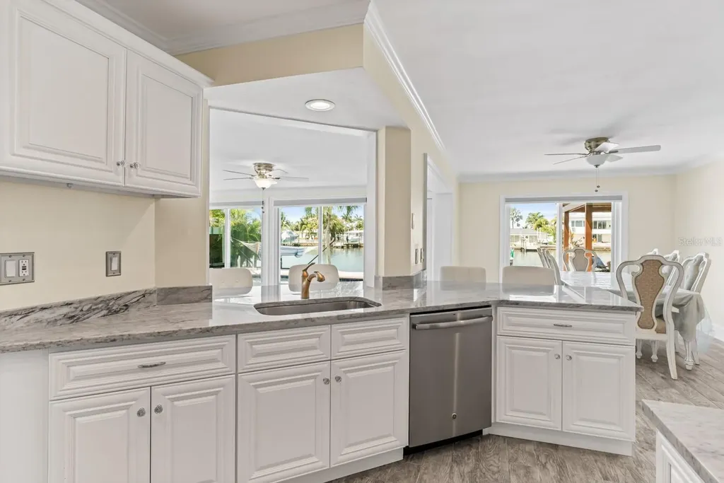 11240 7th Street E Treasure Island FL 33706