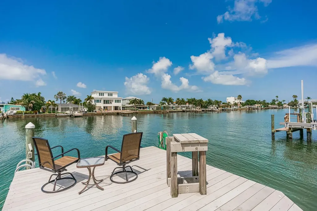 11240 7th Street E Treasure Island FL 33706