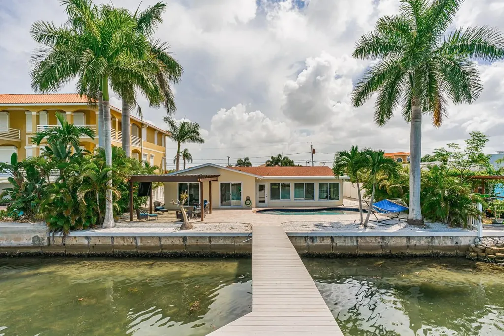 11240 7th Street E Treasure Island FL 33706