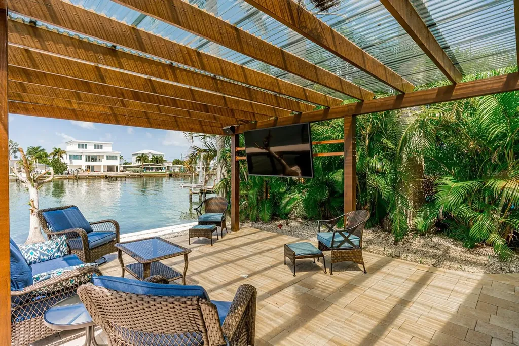 11240 7th Street E Treasure Island FL 33706