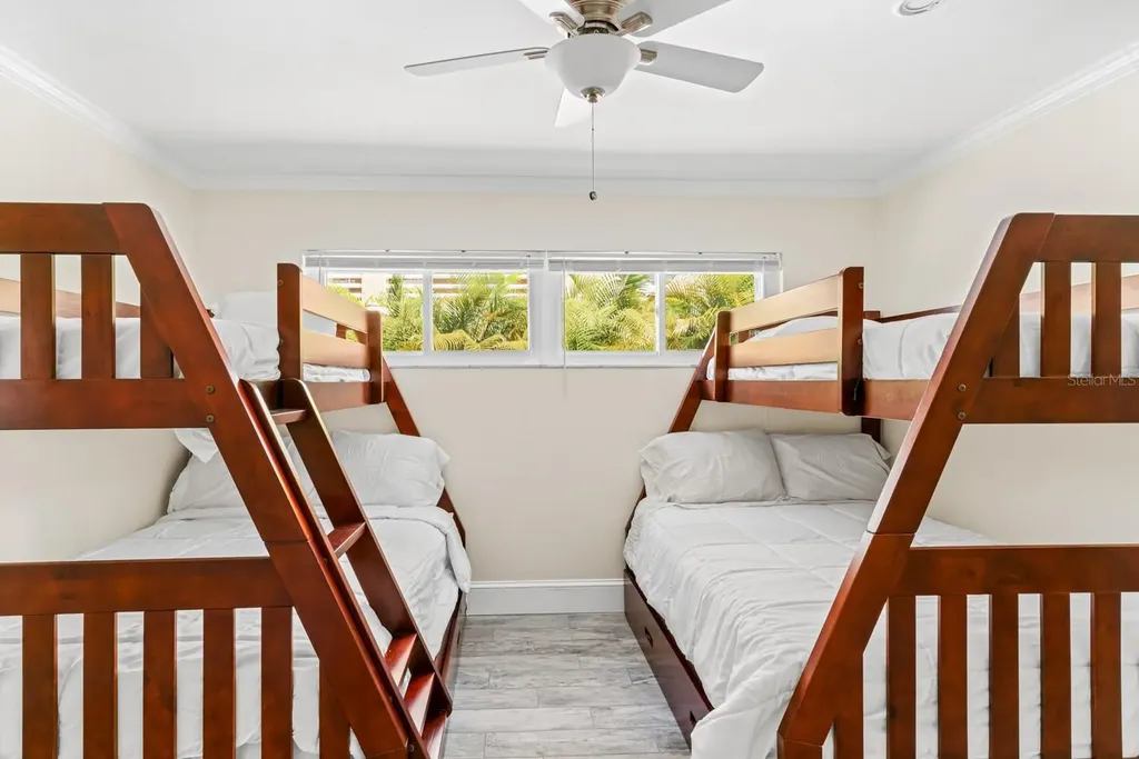 11240 7th Street E Treasure Island FL 33706