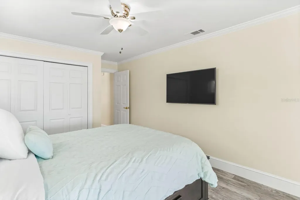11240 7th Street E Treasure Island FL 33706