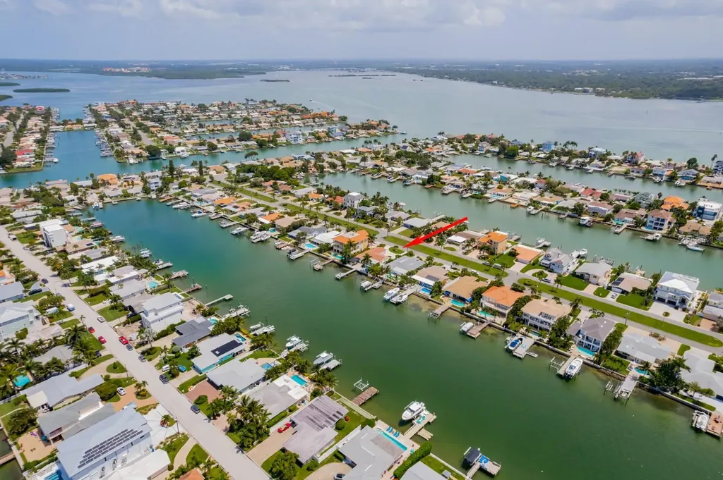11240 7th Street E Treasure Island FL 33706