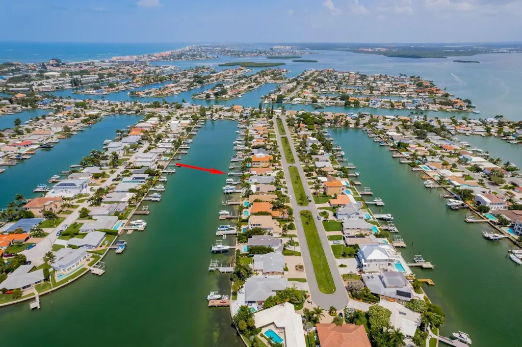 11240 7th Street E Treasure Island FL 33706