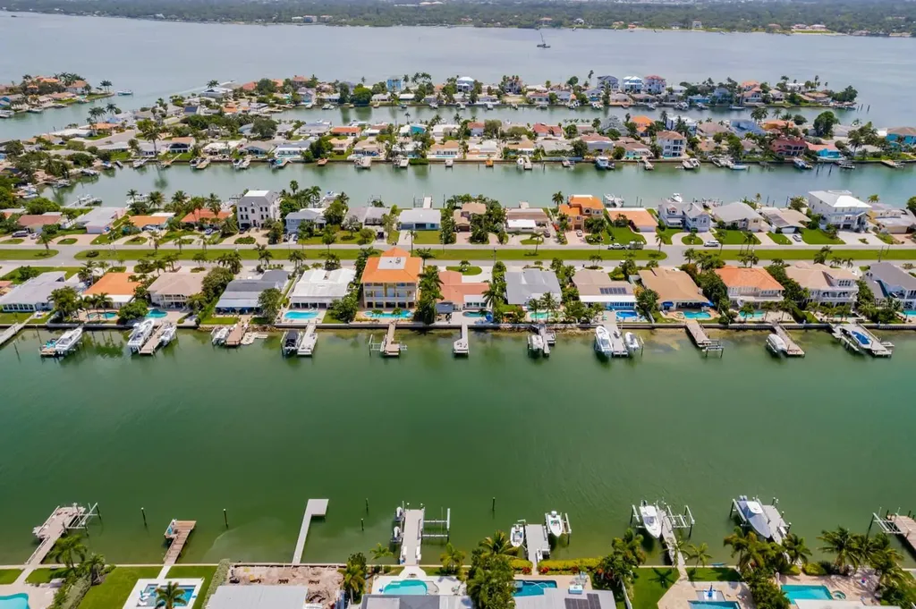 11240 7th Street E Treasure Island FL 33706