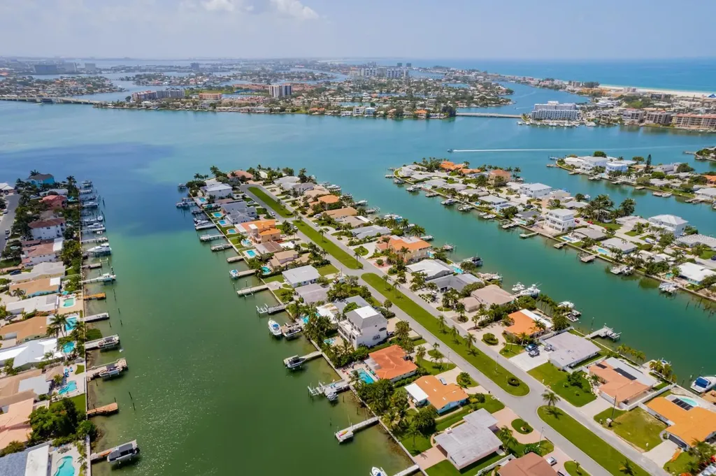 11240 7th Street E Treasure Island FL 33706
