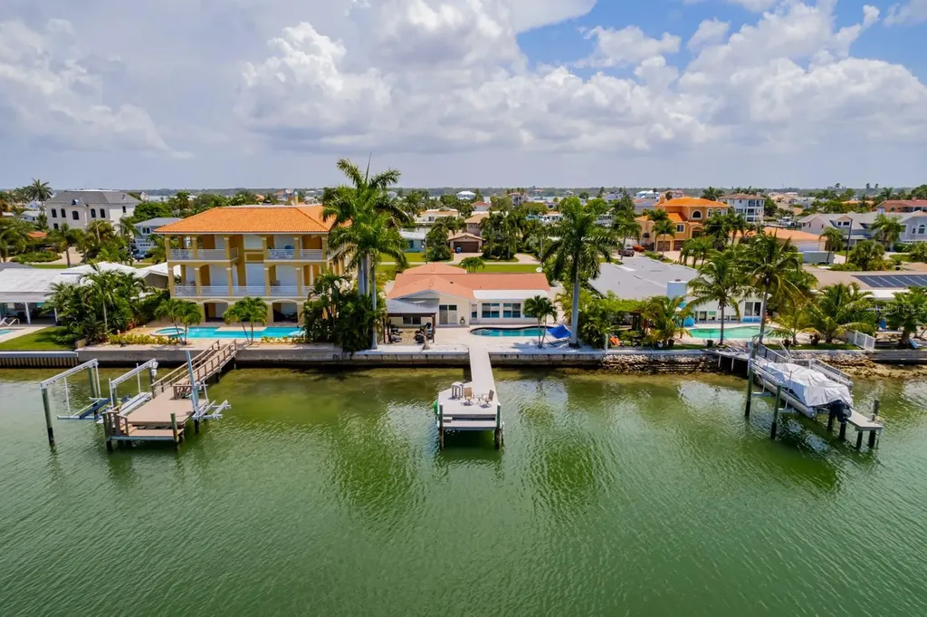 11240 7th Street E Treasure Island FL 33706