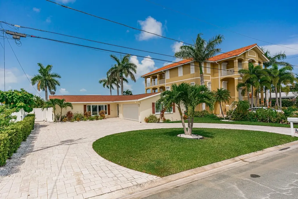 11240 7th Street E Treasure Island FL 33706