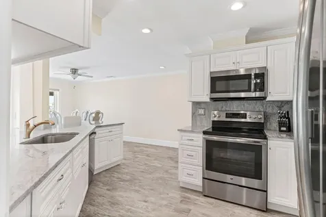 11240 7th Street E Treasure Island FL 33706