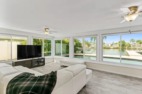 11240 7th Street E Treasure Island FL 33706