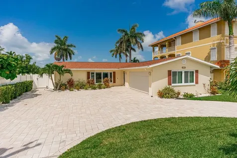 11240 7th Street E Treasure Island FL 33706