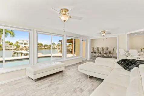 11240 7th Street E Treasure Island FL 33706