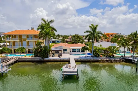 11240 7th Street E Treasure Island FL 33706