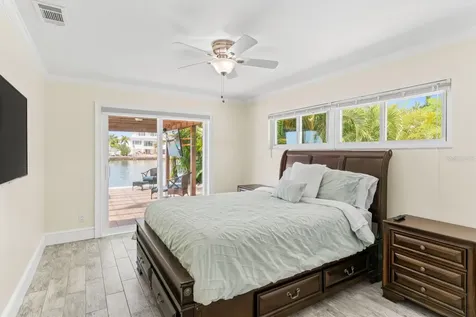 11240 7th Street E Treasure Island FL 33706