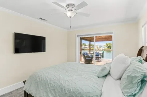 11240 7th Street E Treasure Island FL 33706