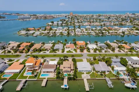 11240 7th Street E Treasure Island FL 33706