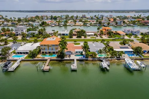 11240 7th Street E Treasure Island FL 33706