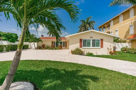 11240 7th Street E Treasure Island FL 33706